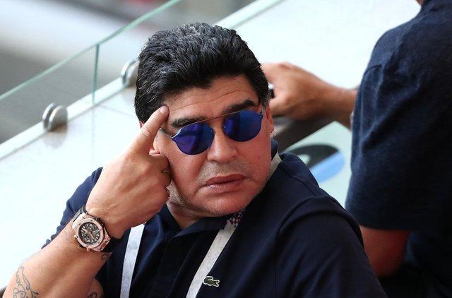 مارادونا: باید به مسی استراحت داد