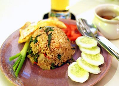 معرفی غذای تایلند: برنج سرخ شده (Khao Pad)