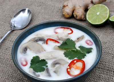 معرفی غذای تایلند: مرغ در سوپ نارگیل (Tom Kha Kai)