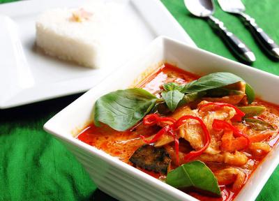 معرفی غذای تایلند: کاری قرمز (Gaeng Daeng)