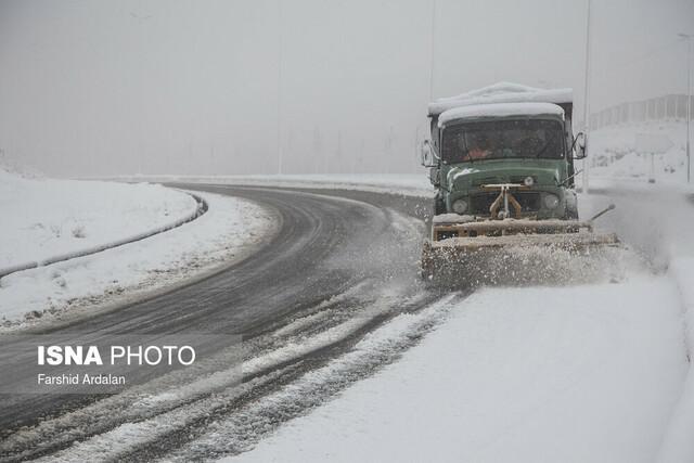 برف راه ارتباطی 50 روستای بویراحمد را مسدود کرد