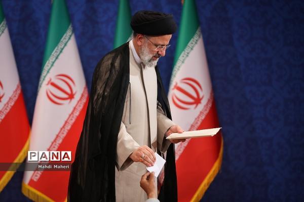 نشست خبری رئیس جمهوری اسلامی ایران دوشنبه برگزار می گردد