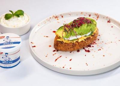 طرز تهیه اسکرامبل چیاتلا و آووکادو؛ صبحانه ای مقوی و متفاوت
